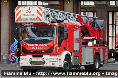 Iveco EuroCargo 180E32 IV serie
Vigili del Fuoco
Comando Provinciale di Milano
AutoScala M39L da 39 metri allestimento Magirus
VF 27921
Parole chiave: Iveco EuroCargo_180E32_IVserie Vigili_del_Fuoco Comando_Provinciale_Milano VF27921