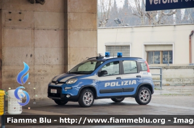 Fiat Nuova Panda 4x4 II serie
Polizia di Stato
Polizia Ferroviaria
POLIZIA H9565
Parole chiave: Fiat Nuova_Panda_4x4_IIserie Polizia_di_Stato POLIZIA_H9565