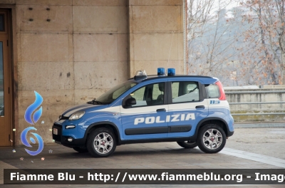 Fiat Nuova Panda 4x4 II serie
Polizia di Stato
Polizia Ferroviaria
POLIZIA H9565
Parole chiave: Fiat Nuova_Panda_4x4_IIserie Polizia_di_Stato POLIZIA_H9565