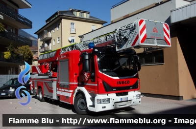 Iveco EuroCargo 160E32 IV serie
Vigili del Fuoco
Unione Distrettuale Merano (BZ)
Bezirksverband Meran
Veicolo ospitato dal Corpo di Merano
Autoscala M32L-AT da 32 metri articolata allestimento Magirus
VF FW 3BD
Parole chiave: Iveco EuroCargo_160E32_IVserie Vigili_del_fuoco Unione_Distrettuale_Merano VF_FW_3BD