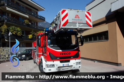 Iveco EuroCargo 160E32 IV serie
Vigili del Fuoco
Unione Distrettuale Merano (BZ)
Bezirksverband Meran
Veicolo ospitato dal Corpo di Merano
Autoscala M32L-AT da 32 metri articolata allestimento Magirus
VF FW 3BD
Parole chiave: Iveco EuroCargo_160E32_IVserie Vigili_del_Fuoco Unione_Distrettuale_Merano VF_FW_3BD