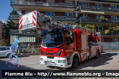 Iveco EuroCargo 160E32 IV serie 
Vigili del Fuoco
Unione Distrettuale Merano (BZ)
Bezirksverband Meran
Veicolo ospitato dal Corpo di Merano
Autoscala M32L-AT da 32 metri articolata allestimento Magirus
VF FW 3BD
Parole chiave: Iveco EuroCargo_160E32_IVserie Vigili_del_fuoco Unione_Distrettuale_Merano VF_FW_3BD