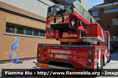 Iveco EuroCargo 160E32 IV serie
Vigili del Fuoco
Unione Distrettuale Merano (BZ)
Bezirksverband Meran
Veicolo ospitato dal Corpo di Merano
Autoscala M32L-AT da 32 metri articolata allestimento Magirus
VF FW 3BD
Parole chiave: Iveco EuroCargo_160E32_IVserie Vigili_del_Fuoco Unione_Distrettuale_Merano VF_FW_3BD