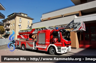 Iveco EuroCargo 160E32 IV serie
Vigili del Fuoco
Unione Distrettuale Merano (BZ)
Bezirksverband Meran
Veicolo ospitato dal Corpo di Merano
Autoscala M32L-AT da 32 metri articolata allestimento Magirus
VF FW 3BD
Parole chiave: Iveco EuroCargo_160E32_IVserie Vigili_del_Fuoco Unione_Distrettuale_Merano VF_FW_3BD