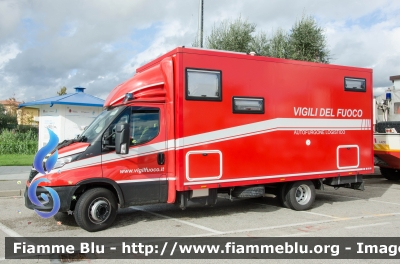 Iveco Daily VI serie restyle
Vigili del Fuoco
Comando Provinciale di Roma
allestimento TEKNE
VF 33041
Parole chiave: Iveco Daily_VIserie restyle VF33041