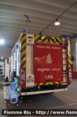 Mercedes-Benz Atego 4x4 IV serie
Vigili del Fuoco
Unione Distrettuale delle Giudicarie
Corpo Volontario di Bolbeno-Zuclo (TN)
Allestimento Fulmix
VF 7D7 TN
Parole chiave: Mercedes_Benz Atego_4x4_IVserie VF7D7TN REAS_2018