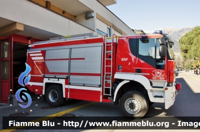 Iveco Trakker AT190T41W II serie
Vigili del Fuoco
Unione Distrettuale Merano (BZ)
Bezirksverband Meran
Veicolo ospitato dal corpo di Merano
Polisoccorso a trazione integrale (4x4) allestimento Iveco-Magirus
VF FW 37A
Parole chiave: Iveco Trakker_AT190T41W_IIserie Vigili_del_Fuoco Unione_Distrettuale_Merano VF_FW_37A