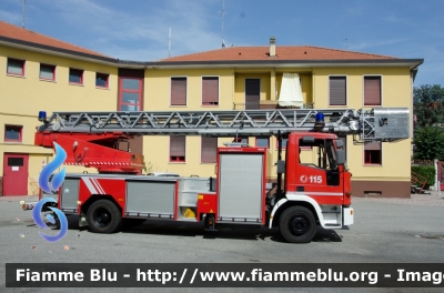 Iveco EuroFire 150E27 I serie
Vigili del Fuoco
Comando Provinciale di Milano
Distaccamento Volontario di Magenta
AutoScala allestimento Iveco-Magirus
Ricondizionata Fortini 
VF 28381
Parole chiave: Iveco EuroFire_150E27_Iserie Vigili_del_Fuoco Comando_Provinciale_Milano VF28381