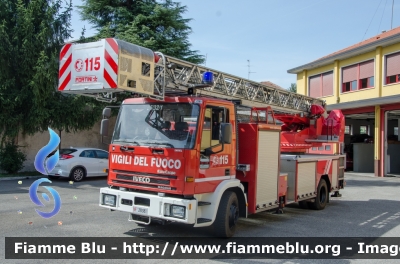 Iveco EuroFire 150E27 I serie
Vigili del Fuoco
Comando Provinciale di Milano
Distaccamento Volontario di Magenta
AutoScala allestimento Iveco-Magirus
Ricondizionata Fortini 
VF 28381
Parole chiave: Iveco EuroFire_150E27_Iserie Vigili_del_Fuoco Comando_Provinciale_Milano VF28381