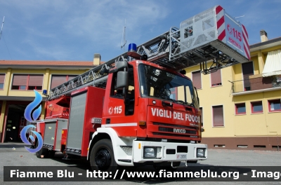 Iveco EuroFire 150E27 I serie
Vigili del Fuoco
Comando Provinciale di Milano
Distaccamento Volontario di Magenta
AutoScala allestimento Iveco-Magirus
Ricondizionata Fortini 
VF 28381
Parole chiave: Iveco EuroFire_150E27_Iserie Vigili_del_Fuoco Comando_Provinciale_Milano VF28381