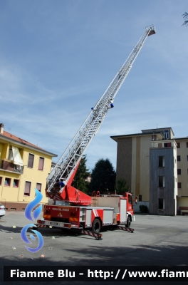 Iveco EuroFire 150E27 I serie
Vigili del Fuoco
Comando Provinciale di Milano
Distaccamento Volontario di Magenta
AutoScala allestimento Iveco-Magirus
Ricondizionata Fortini 
VF 28381
Parole chiave: Iveco EuroFire_150E27_Iserie Vigili_del_Fuoco Comando_Provinciale_Milano VF28381