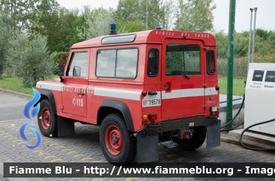 Land Rover Defender 90
Vigili del Fuoco
Comando Provinciale di Pistoia
Distaccamento Permanente di Montecatini Terme
VF 19578
Parole chiave: Land_Rover Defender_90 VF19578