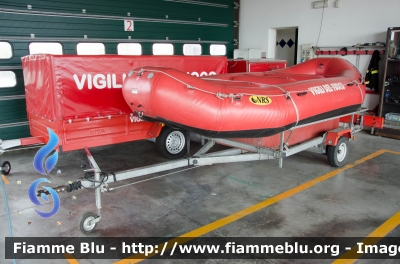 Carrello
Vigili del Fuoco
Comando Provinciale di Pistoia
Distaccamento Permanente di Montecatini Terme
VF R3403
Parole chiave: Carrello_VFR3403