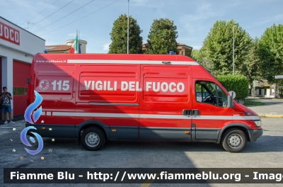 Iveco Daily III serie
Vigili del Fuoco
Comando Provinciale di Milano
Distaccamento Volontario di Corbetta (MI)
Polissoccorso e carro ventilazione allestito Fortini
VF 27525
Parole chiave: Iveco Daily_IIIserie Vigili_del_Fuoco Comando_Provinciale_Milano VF27525