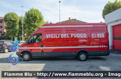 Iveco Daily III serie
Vigili del Fuoco
Comando Provinciale di Milano
Distaccamento Volontario di Corbetta (MI)
Polissoccorso e carro ventilazione allestito Fortini
VF 27525
Parole chiave: Iveco Daily_IIIserie Vigili_del_Fuoco Comando_Provinciale_Milano VF27525