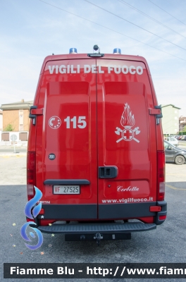 Iveco Daily III serie
Vigili del Fuoco
Comando Provinciale di Milano
Distaccamento Volontario di Corbetta (MI)
Polissoccorso e carro ventilazione allestito Fortini
VF 27525
Parole chiave: Iveco Daily_IIIserie Vigili_del_Fuoco Comando_Provinciale_Milano VF27525