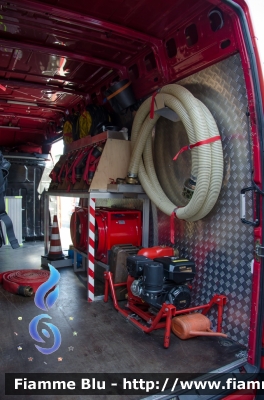 Iveco Daily III serie
Vigili del Fuoco
Comando Provinciale di Milano
Distaccamento Volontario di Corbetta (MI)
Polisoccorso e carro ventilazione allestito Fortini
VF 27525
Parole chiave: Iveco Daily_IIIserie Vigili_del_Fuoco Comando_Provinciale_Milano VF27525