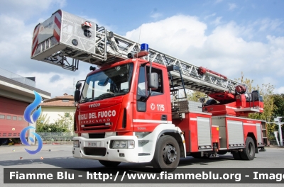 Iveco EuroCargo 150E28 II serie
Vigili del Fuoco
Comando Provinciale di Milano
Distaccamento Cittadino di Sardegna
AutoScala da 30 metri allestimento Iveco-Magirus con cambio automatico Allison
VF 22756
Parole chiave: Iveco EuroCargo_150E28_IIserie VF22756