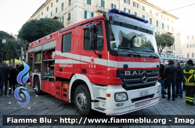 Mercedes-Benz Actros 1841 II serie
Vigili del Fuoco 
Comando Provinciale di Savona
AutoPompa Serbatoio allestimento Bai
VF 23324
Parole chiave: Mercedes_Benz Actros_1841_IIserie Vigili_del_Fuoco Comando_Provinciale_Savona VF23324