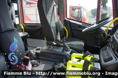 Iveco EuroCargo 120EL25 IV serie
Vigili del Fuoco
Comando Provinciale di Pistoia
AutoPompaSerbatoio allestimento Magirus
VF 31449
Parole chiave: Iveco EuroCargo_120EL25_IVserie VF31449