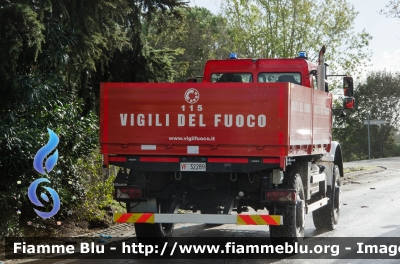 Mercedes-Benz Unimog U5023
Vigili del Fuoco
Comando Provinciale di Firenze
Distaccamento Permanente di Firenze Ovest
Allestimento BAI
VF 32289
Parole chiave: Mercedes_Benz Unimog_U5023 VF32289