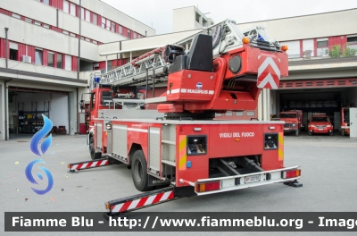 Iveco EuroCargo 150E28 II serie
Vigili del Fuoco
Comando Provinciale di Milano
Distaccamento Cittadino di Sardegna
AutoScala da 30 metri allestimento Iveco-Magirus con cambio automatico Allison
VF 22756
Parole chiave: Iveco EuroCargo_150E28_IIserie VF22756