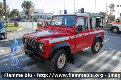 Land Rover Defender 90
Vigili Del Fuoco
Comando Provinciale di Savona
Distaccamento di Finale Ligure
VF 21534
Parole chiave: Land Rover_Defender_90 Vigili_del_Fuoco_Savona VF21534