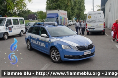 Skoda Octavia Wagon V serie
Polizia di Stato
Polizia Stradale
Polizia Autostradale
in servizio sulla rete Autovia Padana
Allestimento Focaccia
Decorazione Grafica Artlantis
POLIZIA M3663
Parole chiave: Skoda Octavia_Wagon_Vserie POLIZIA_M3663