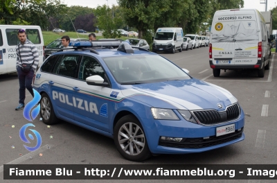 Skoda Octavia Wagon V serie
Polizia di Stato
Polizia Stradale
Polizia Autostradale
in servizio sulla rete Autovia Padana
Allestimento Focaccia
Decorazione Grafica Artlantis
POLIZIA M3663
Parole chiave: Skoda Octavia_Wagon_Vserie POLIZIA_M3663