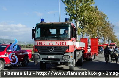 Mercedes-Benz Actros 2044 4x4 II serie
Vigili del Fuoco
Comando Provinciale di Caserta
Trattore Stradale con semirimorchio De Angelis
VF 24079
Parole chiave: Mercedes_Benz Actros_2044_4x4_IIserie VF24079