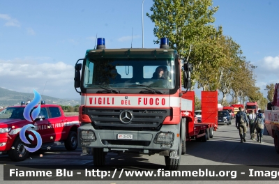 Mercedes-Benz Actros 2044 4x4 II serie
Vigili del Fuoco
Comando Provinciale di Caserta
Trattore Stradale con semirimorchio De Angelis
VF 24079
Parole chiave: Mercedes_Benz Actros_2044_4x4_IIserie VF24079