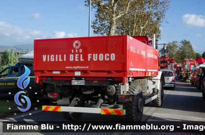 Mercedes-Benz Unimog U5023
Vigili del Fuoco
Comando Provinciale di Firenze
Distaccamento Permanente di Firenze Ovest
Allestimento BAI
VF 32289
Parole chiave: Mercedes_Benz Unimog_U5023 VF32289