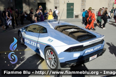 Lamborghini Huracan LP 610-4 
Polizia Di Stato
Polizia Stradale
Allestimento Lamborghini
Decorazione Grafica Artlantis
POLIZIA H8862
Parole chiave: Lamborghini Huracan_LP_610_4 POLIZIA_H8862