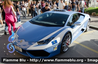 Lamborghini Huracan LP 610-4 
Polizia Di Stato
Polizia Stradale
Allestimento Lamborghini
Decorazione Grafica Artlantis
POLIZIA H8862
Parole chiave: Lamborghini Huracan_LP_610_4 POLIZIA_H8862