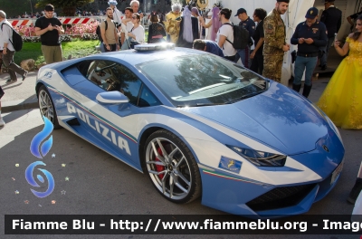 Lamborghini Huracan LP 610-4 
Polizia Di Stato
Polizia Stradale
Allestimento Lamborghini
Decorazione Grafica Artlantis
POLIZIA H8862
Parole chiave: Lamborghini Huracan_LP_610_4 POLIZIA_H8862