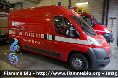 Fiat Ducato X250
Vigili del Fuoco
Comando Provinciale di La Spezia
Carro Aria
Donato dalla Società Autostradale Ligure Toscana
VF 27926
Parole chiave: Fiat Ducato_X250 Vigili_del_Fuoco_La_Spezia VF27926