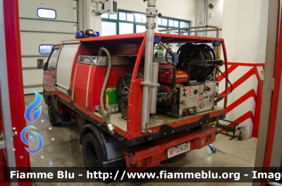 Piaggio Porter Colibrì 4x4 II serie
Vigili del Fuoco
Comando Provinciale di La Spezia
Distaccamento di Sarzana
AutoPompaSerbatoio allestimento Piemme Antincendi
VF 23639
Parole chiave: Piaggio Porter_Colibrì_4x4_IIserie Vigili_del_Fuoco_La_Spezia VF23639