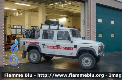 Land Rover Defender 110
Vigili del Fuoco
Comando Provinciale di La Spezia
Distaccamento di Sarzana
VF 28284
Parole chiave: Land Rover_Defender_110 Vigili_del_Fuoco_La_Spezia VF28284