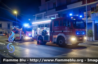 Man TGM 15.250 III serie
Vigili del Fuoco
Comando Provinciale di Firenze
Distaccamento Permanente di Empoli
AutoPompaSerbatoio allestimento BAI
VF 31481
Parole chiave: Man TGM_15_250_IIIserie VF31481