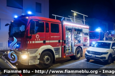 Man TGM 15.250 III serie
Vigili del Fuoco
Comando Provinciale di Firenze
Distaccamento Permanente di Empoli
AutoPompaSerbatoio allestimento BAI
VF 31481
Parole chiave: Man TGM_15_250_IIIserie VF31481