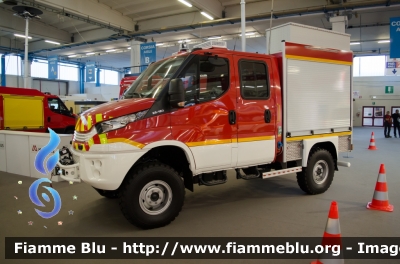 Iveco Daily 4x4 VI serie
Vigili del Fuoco
Distretto della Val Di Sole
Corpo Volontario di Pejo (TN)
Polisoccorso allestimento Magirus
Esposto al REAS 2018 con livrea incompleta
Parole chiave: Iveco Daily_4x4_VIserie REAS_2018