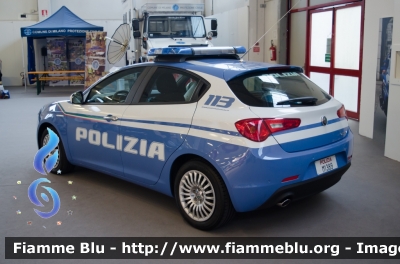 Alfa Romeo Nuova Giulietta restyle
Polizia di Stato
Allestita NCT Nuova Carrozeria Torinese
Decorazione Grafica Artlantis
POLIZIA M1389
Parole chiave: Alfa_Romeo Nuova_Giulietta restyle POLIZIA_M1389