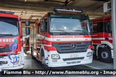 Mercedes-Benz Actros 1841 II serie
Vigili del Fuoco
Comando Provinciale di La Spezia
AutoPompaSerbatoio allestimento Bai
VF 24458
Parole chiave: Mercedes_Benz Actros_1841_IIserie VF24458