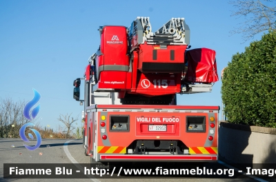 Iveco EuroCargo 160E32 IV serie
Vigili del Fuoco
Comando Provinciale di Prato
Autoscala articolata M32L-AS 32 metri
Allestimento Magirus
VF 32952
Parole chiave: Iveco EuroCargo_160E32_IVserie VF32952