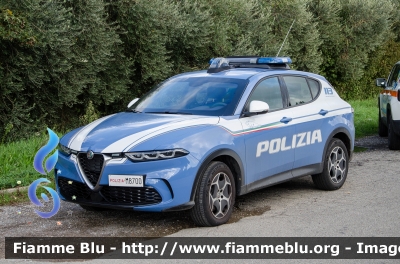 Alfa Romeo Tonale
Polizia di Stato
Squadra Volante
Allestimento FCA
POLIZIA M8700
Parole chiave: Alfa_Romeo Tonale POLIZIA_M8700