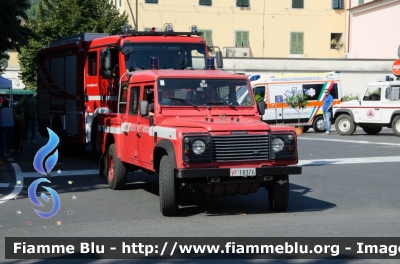 Land Rover Defender 130
Vigili del Fuoco
Comando Provinciale di Pistoia
Distaccamento Permanente di Pescia
VF 18376
Parole chiave: Land_Rover Defender_130 VF18376