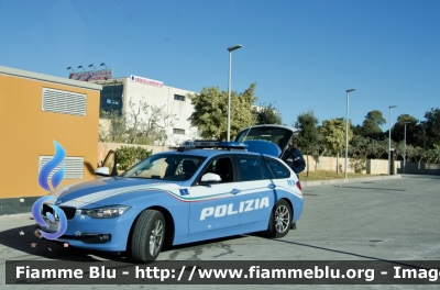 Bmw 318 Touring F31 restyle
Polizia di Stato
Polizia Stradale
Allestimento Marazzi
POLIZIA M1086
Parole chiave: Bmw 318_Touring_F31_restyle Polizia_di_Stato POLIZIA_M1086