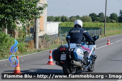 Yamaha FJR 1300 II serie
Polizia di Stato
Polizia Stradale
Allestimento Elevox
POLIZIA G3138
Parole chiave: Yamaha FJR_1300_IIserie POLIZIAG3138