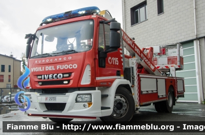 Iveco EuroCargo 120E22 III serie
Vigili del Fuoco
Comando Provinciale di La Spezia
Ex Comando Provinciale di Roma
Piattaforma Multitel-Pagliero
VF 25731
Parole chiave: Iveco EuroCargo_120E22_IIIserie VF25731