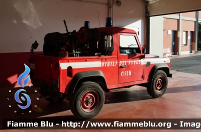 Land Rover Defender 90
Vigili del Fuoco
Comando Provinciale di Massa Carrara
Distaccamento Permanente di Carrara
VF 22386
Parole chiave: Land_Rover Defender_90 VF22386